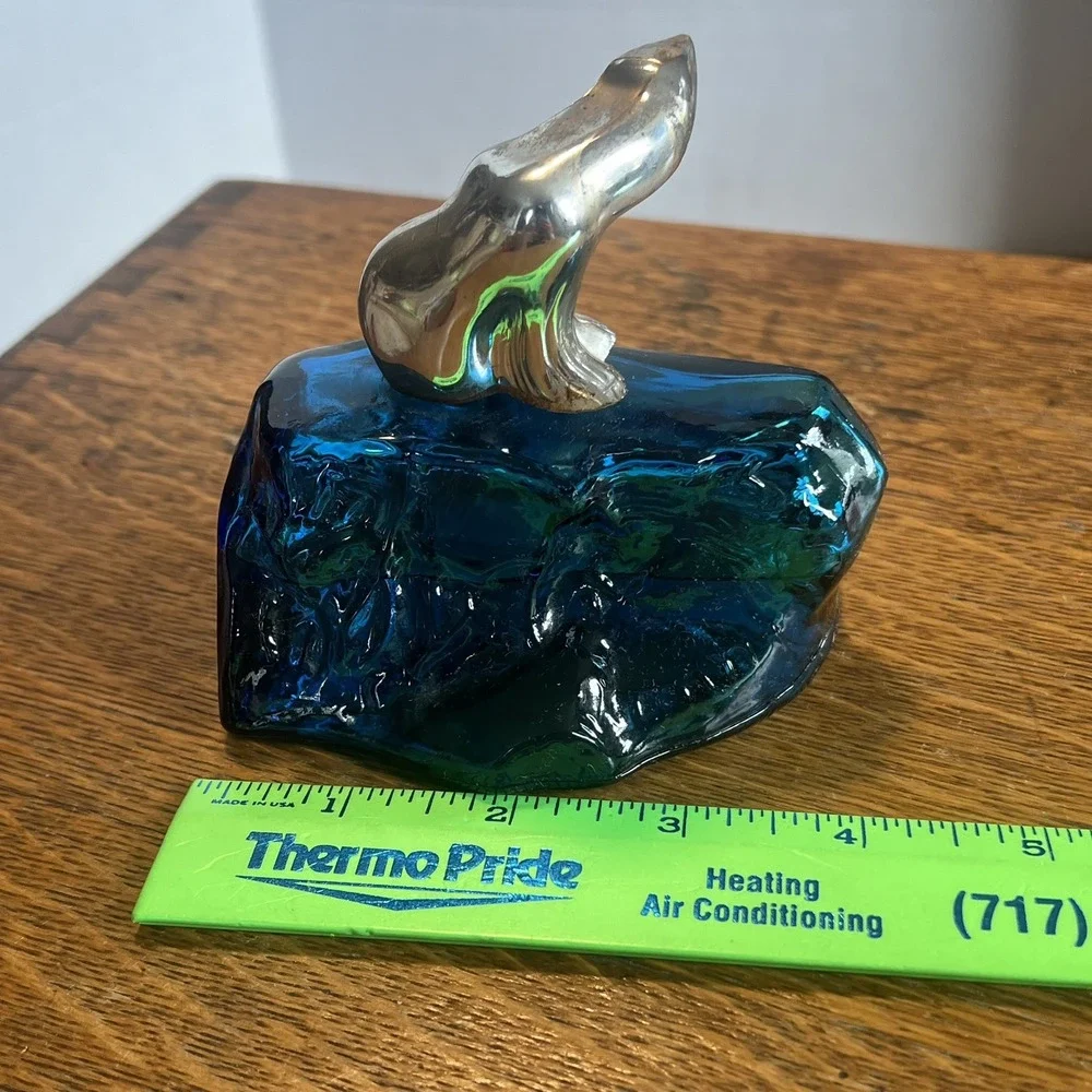 Vtg Avon Arctic King PlasticSilver PolarBear On Blue Ice Glass Bottle seepic